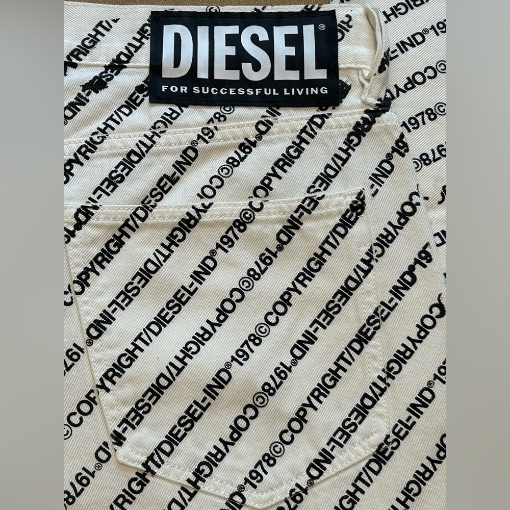 Diesel D-Macs Copyright Print Jeans White/Black W32 L32– Worn Once - Picture 11 of 16